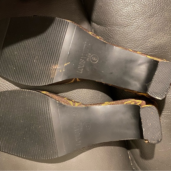 Luis Vuitton monogram slides size 8 - Picture 6 of 9